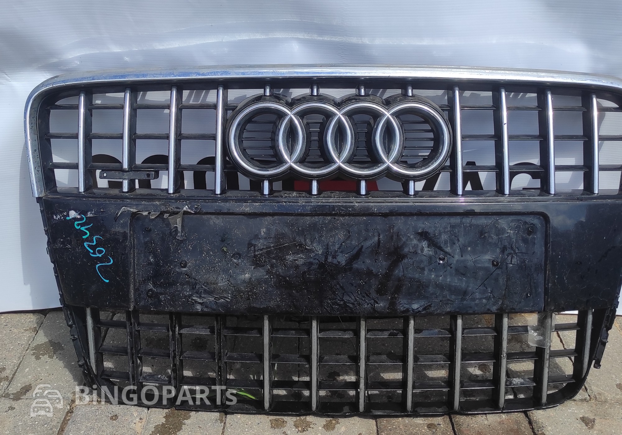 4L0853651F Решетка радиатора центральная с хромированной рамкой для Audi Q7 4L (с 2005 по 2015)