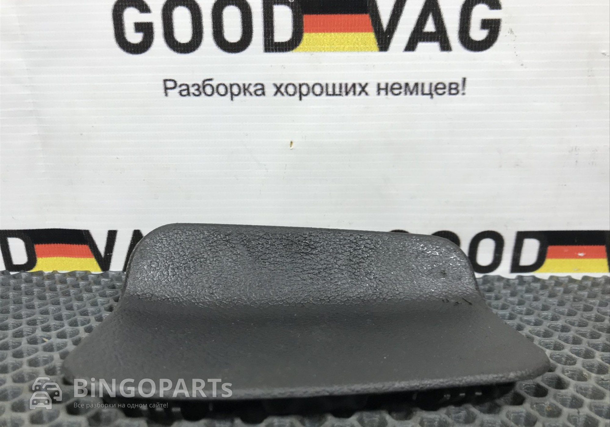 5M0867727A Накладка (кузов внутри) для Volkswagen Golf V (с 2003 по 2009)