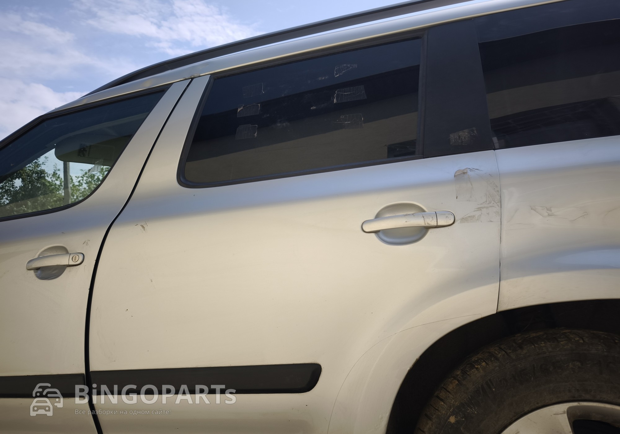 5L0833055 Дверь задняя левая серебристая для Skoda Yeti (с 2009 по 2018)