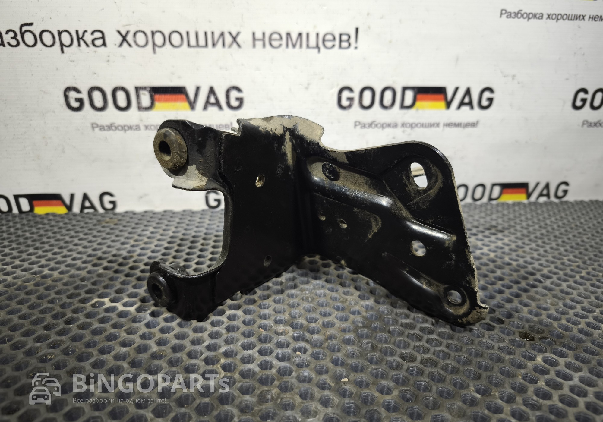 1K1614235E Кронштейн АБС (ABS) для Skoda Octavia II (с 2004 по 2013)