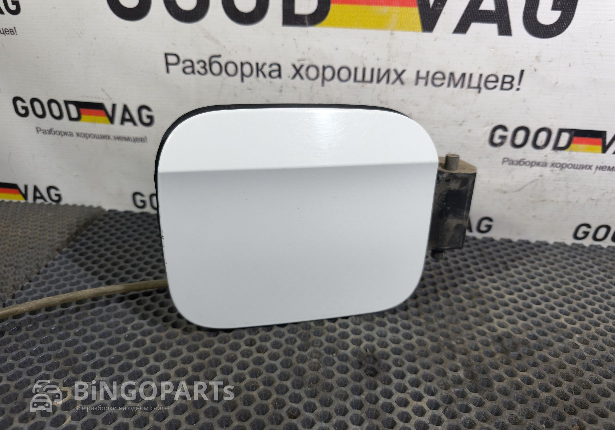 5JA809999A Лючок бензобака белый для Skoda Rapid I (с 2012 по 2020)