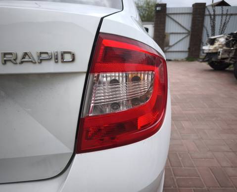 5JH945112 Фонарь задний правый для Skoda Rapid I (с 2012 по 2020)