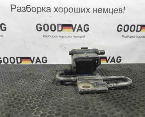 4B0831412A Петля двери передняя правая нижняя для Audi A6 Allroad C5 (с 2000 по 2006)