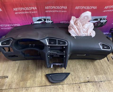 Передняя панель салона ДS4 для Citroen DS4 (с 2011)