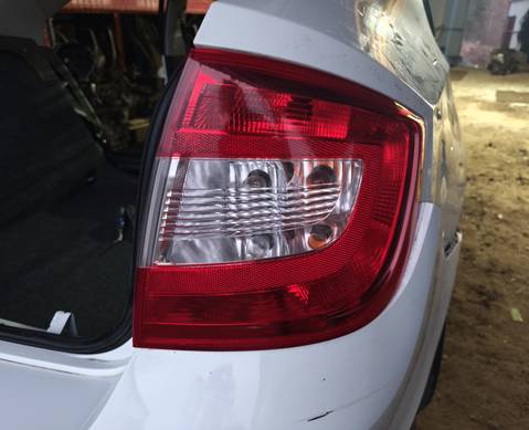 5JH945112 Фонарь задний правый для Skoda Rapid I (с 2012 по 2020)
