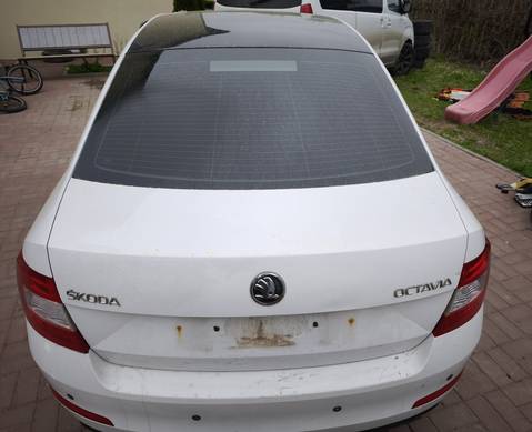 5EU827023A Крышка багажника в сборе белая для Skoda Octavia III (с 2012)
