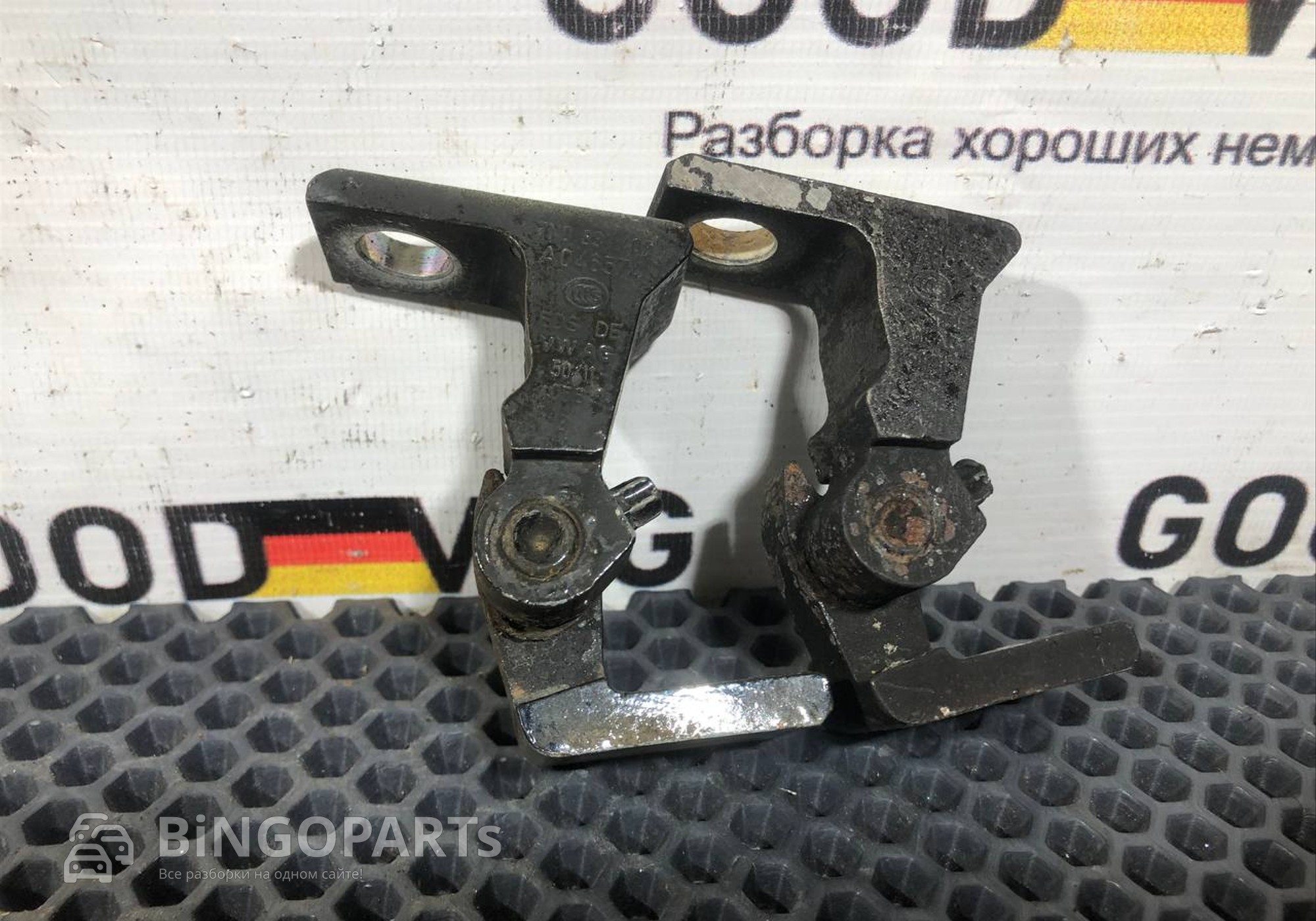 7N0831402 Петли дверей для Volkswagen Polo V (с 2009 по 2020)