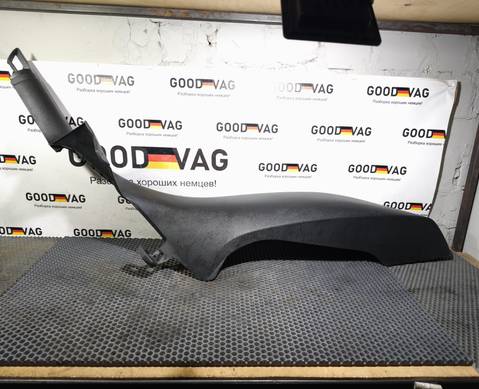 5E5867766B Обшивка стойки задняя правая для Skoda Octavia III (с 2012)