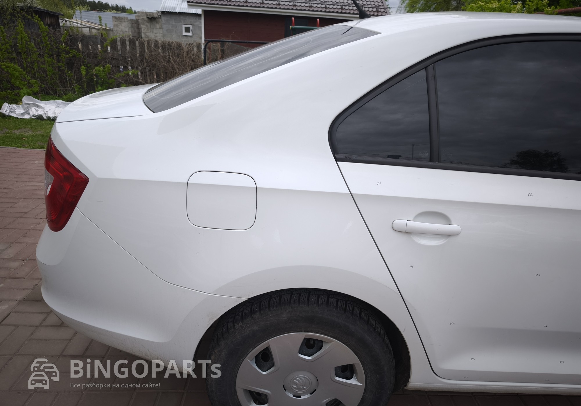 5JH809605C Крыло заднее (четверть) левое белое для Skoda Rapid I (с 2012 по 2020)