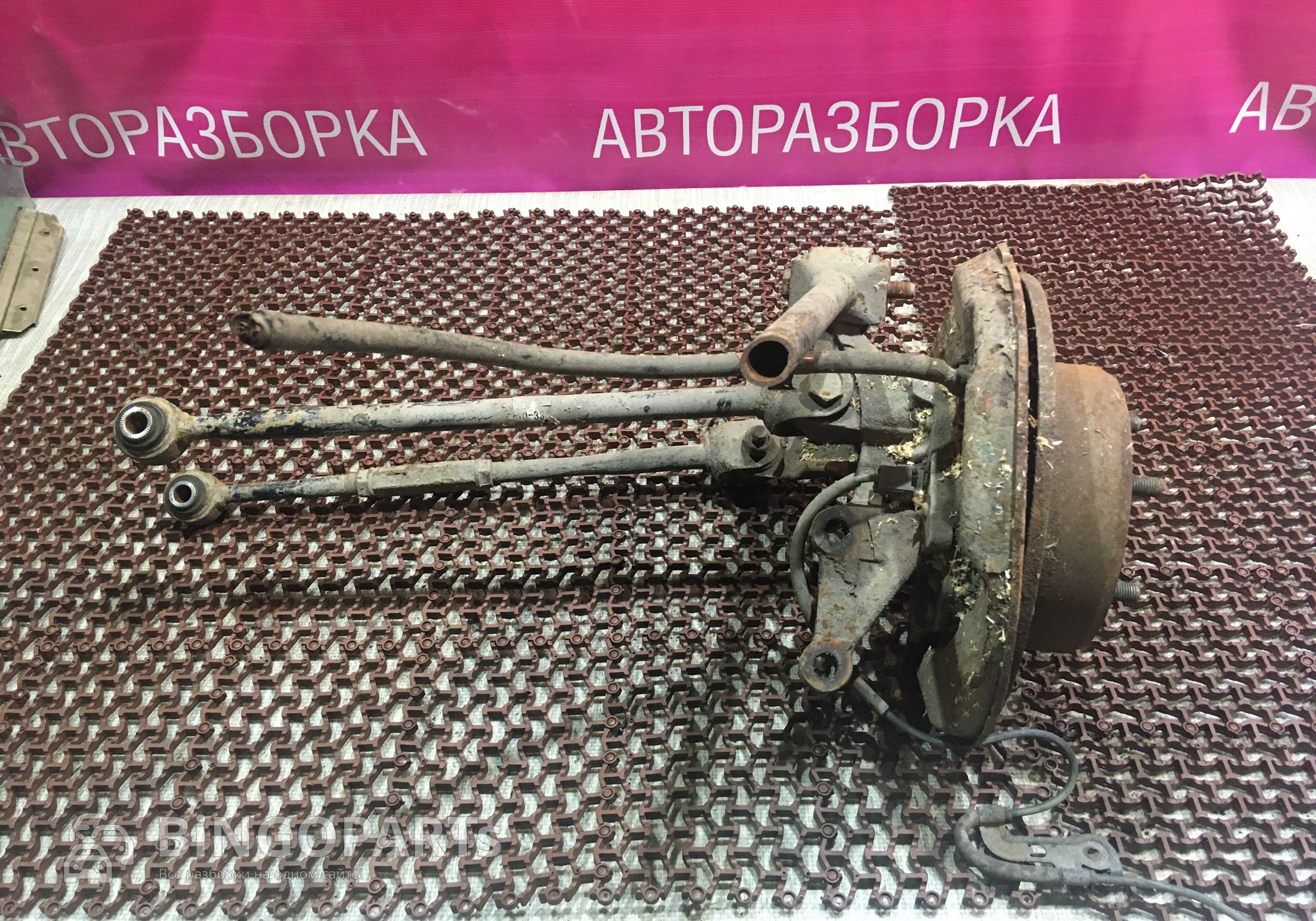 Кулак поворотный правый для Toyota Camry XV30 (с 2001 по 2008)
