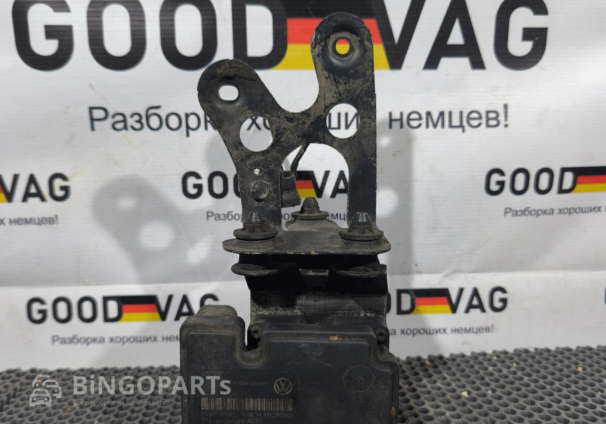 1K0907379AF Блок ABS (насос) с кронштейном