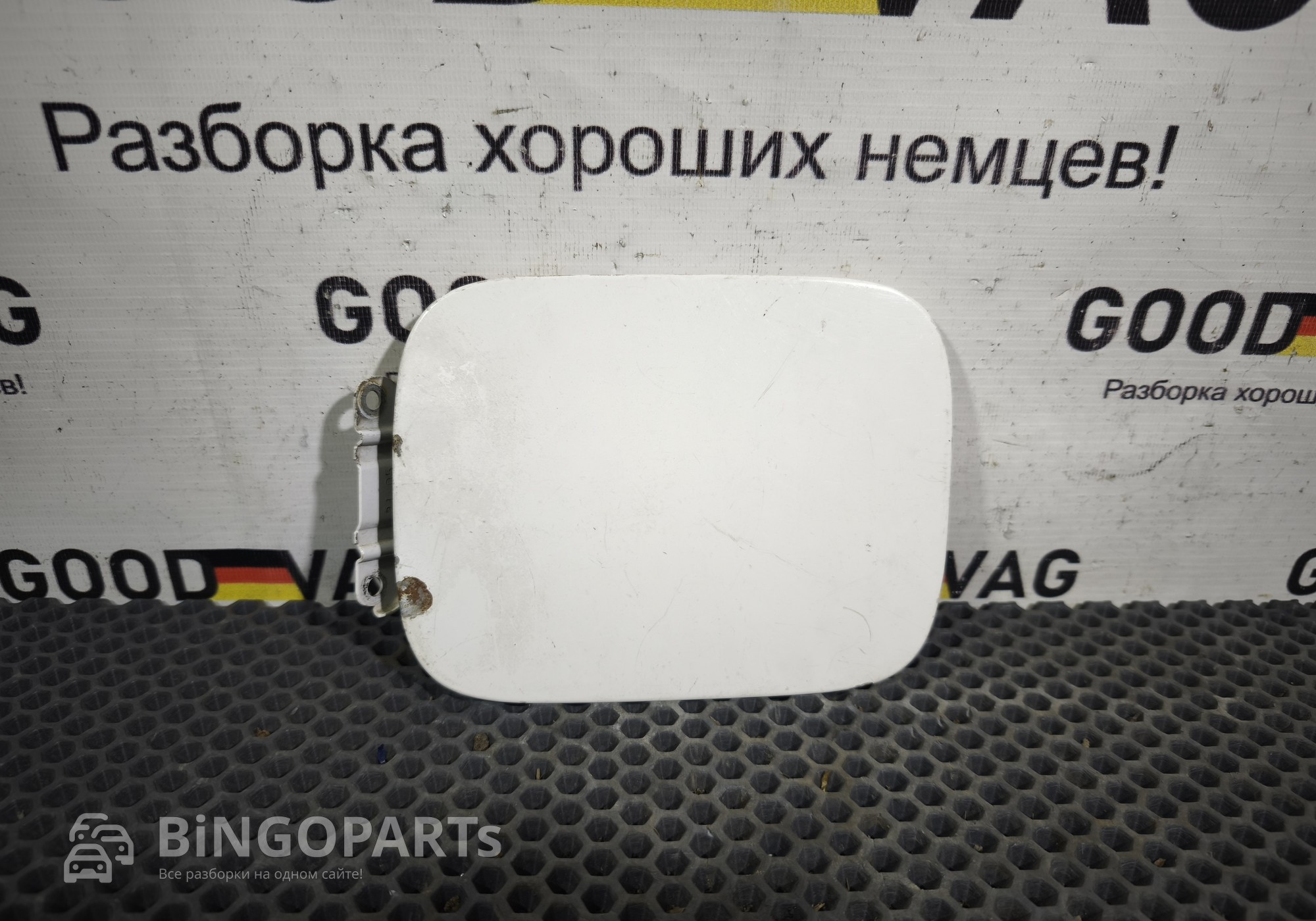 2K0809905D Лючок бензобака белый для Volkswagen Caddy III (с 2004 по 2015)