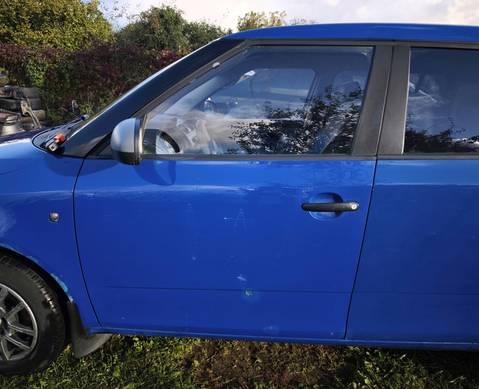 5J6831055 Дверь передняя левая синяя для Skoda Fabia II (с 2006 по 2014)