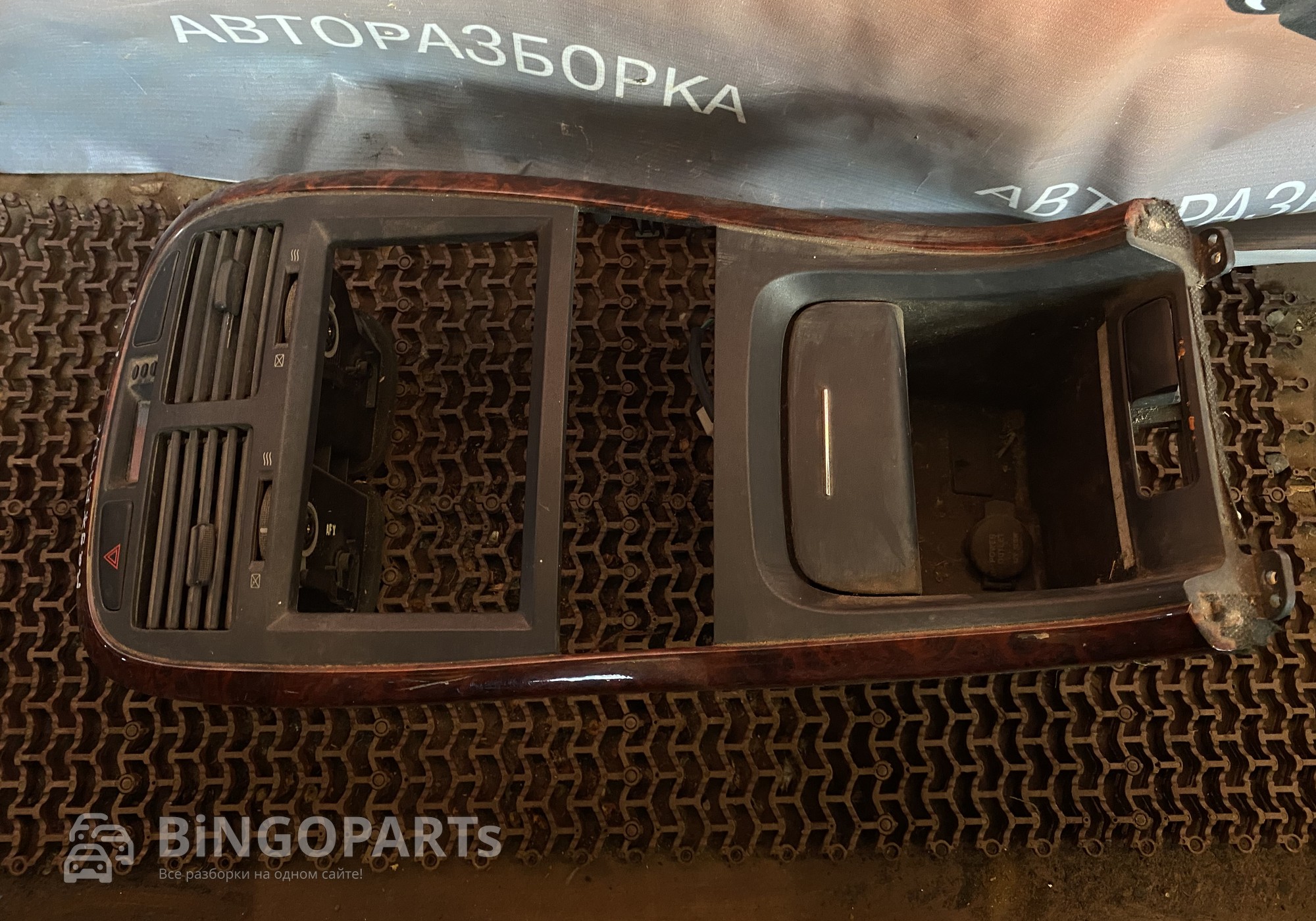 Накладка центральной консоли Маджентис 1(рест) для Kia Magentis I (с 2001 по 2006)