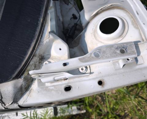 6R0823302B Петля капота правая белая для Volkswagen Polo V (с 2009 по 2020)