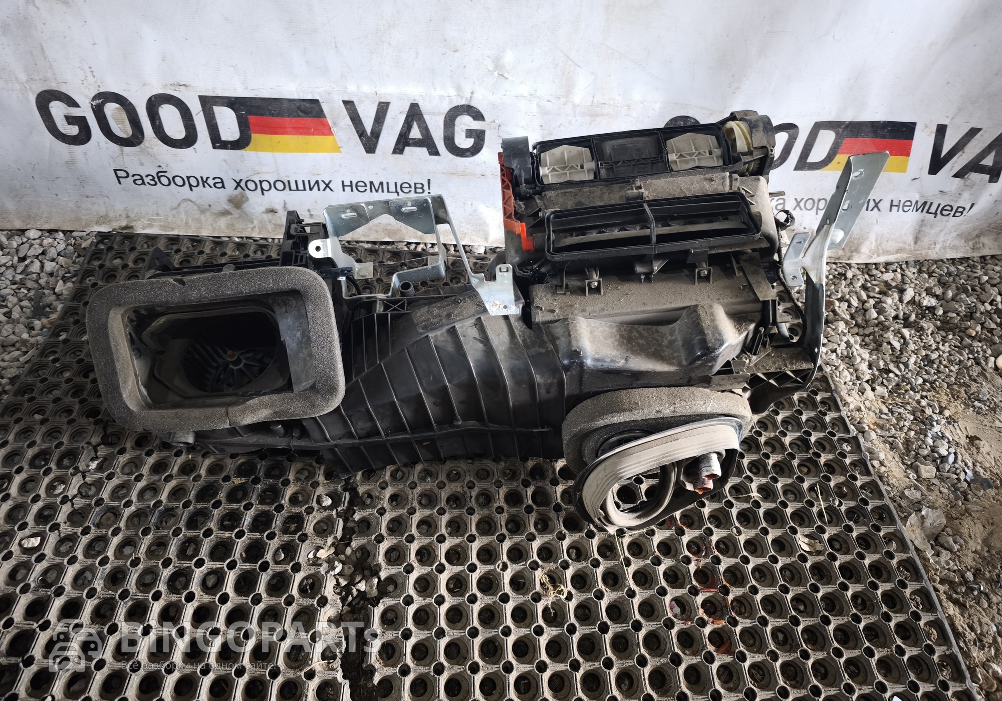 1K1820007 Отопитель в сборе (печка) для Volkswagen Caddy III (с 2004 по 2015)