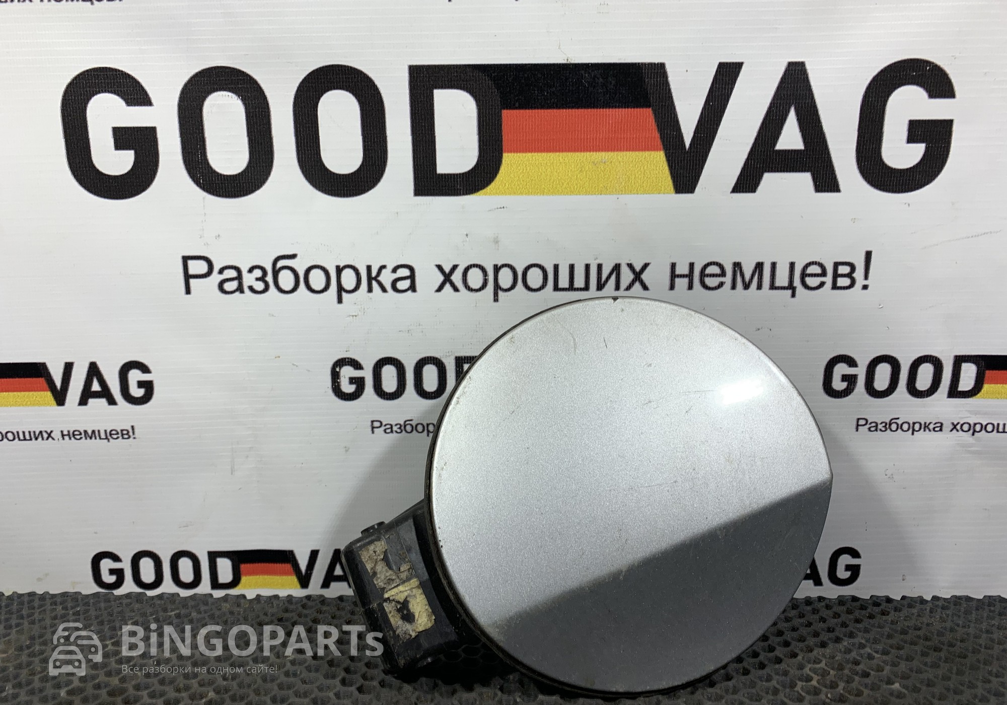 1K0010743A Лючок бензобака для Volkswagen Polo V (с 2009 по 2020)