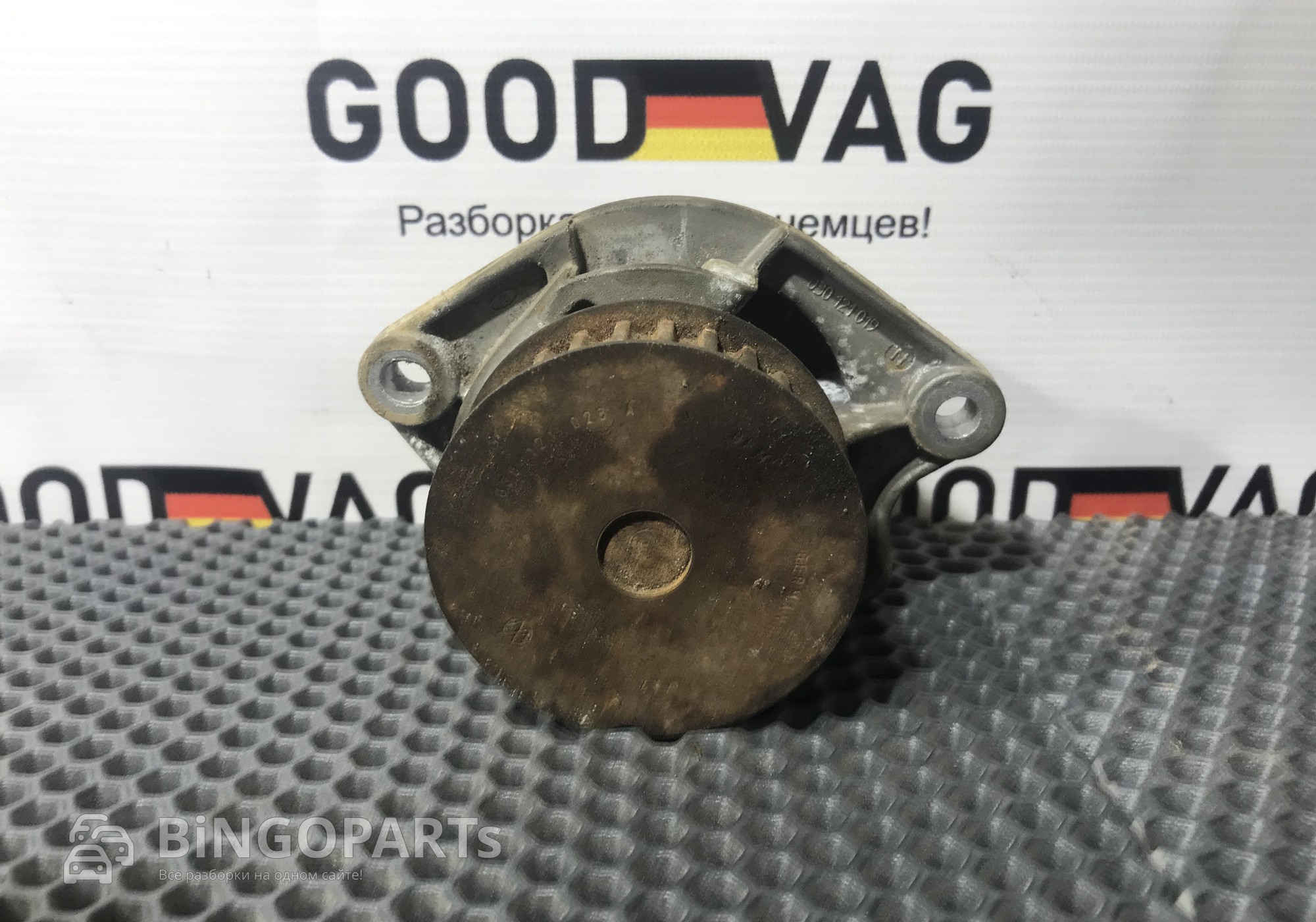 030121019 Насос водяной (помпа) для Volkswagen Golf IV (с 1998 по 2006)