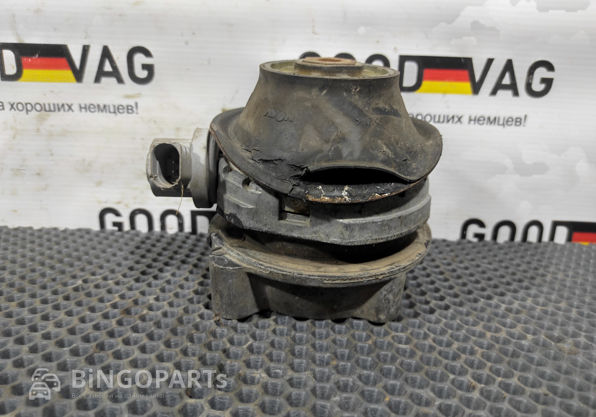 4E0199381FG Опора двигателя правая для Audi A8 D3 (с 2002 по 2010)