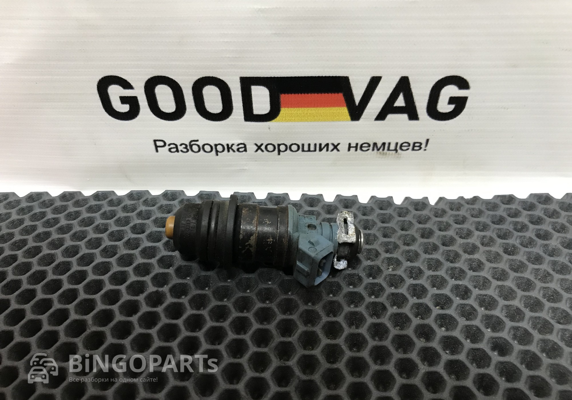 037906031C Форсунка топливная PF для Audi 100