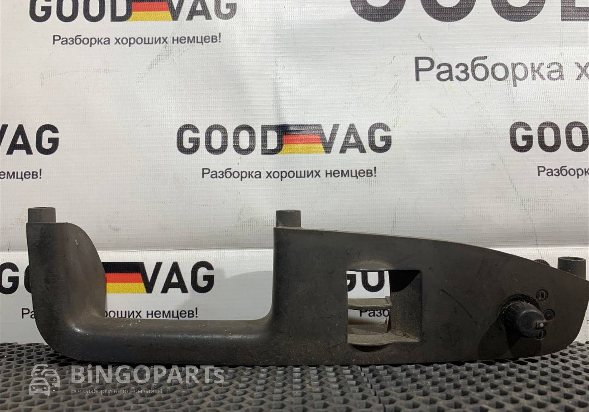8E1867171 Накладка для Audi A4 B6 (с 2000 по 2004)