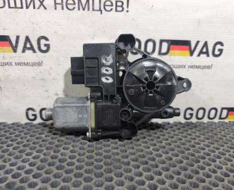 5Q0959812E Мотор стеклоподъемника задний правый для Skoda Octavia III (с 2012)