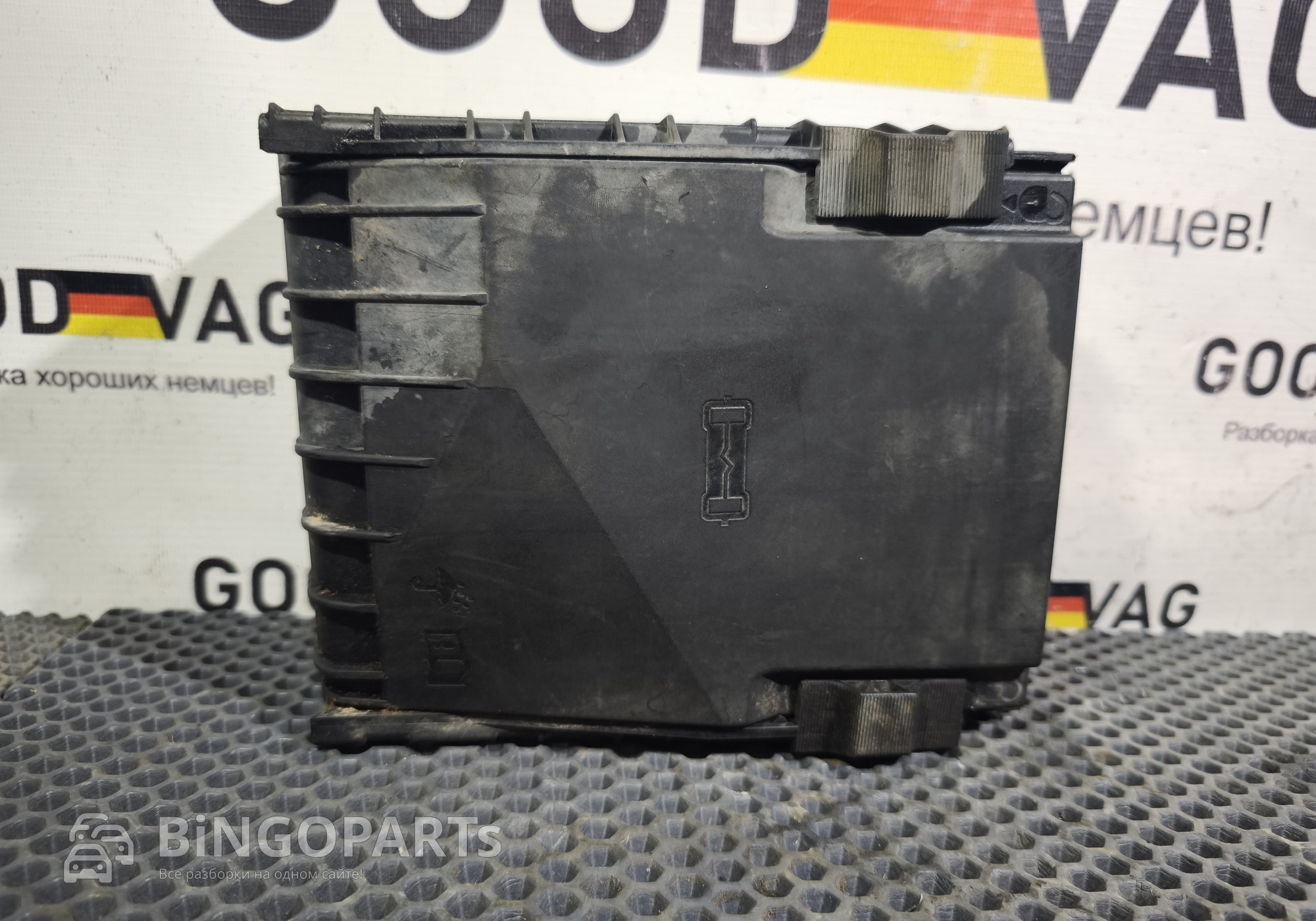 1K0937132F Крышка блока предохранителей для Volkswagen Passat CC