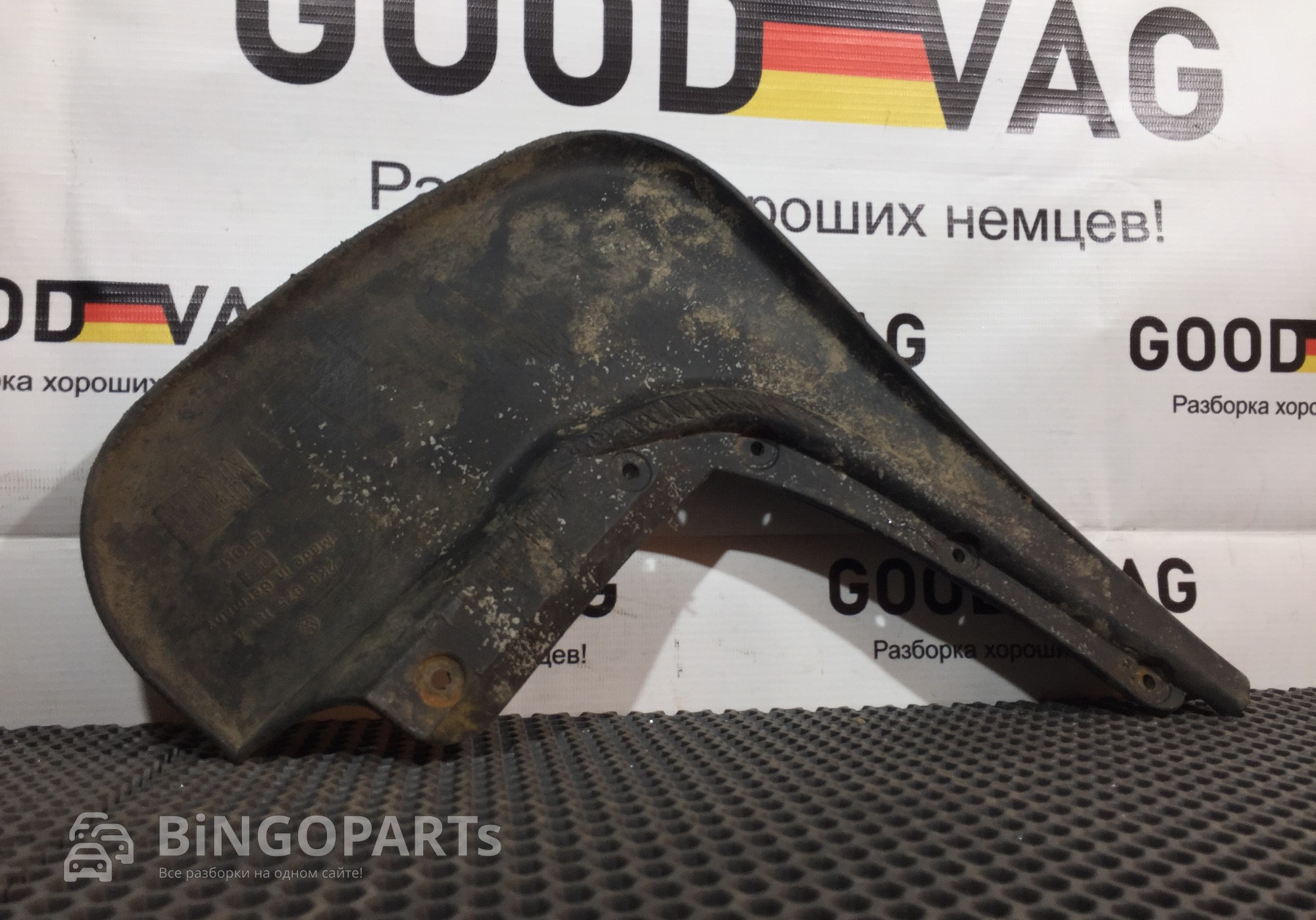 2K0075101A Брызговик для Volkswagen Caddy III (с 2004 по 2015)