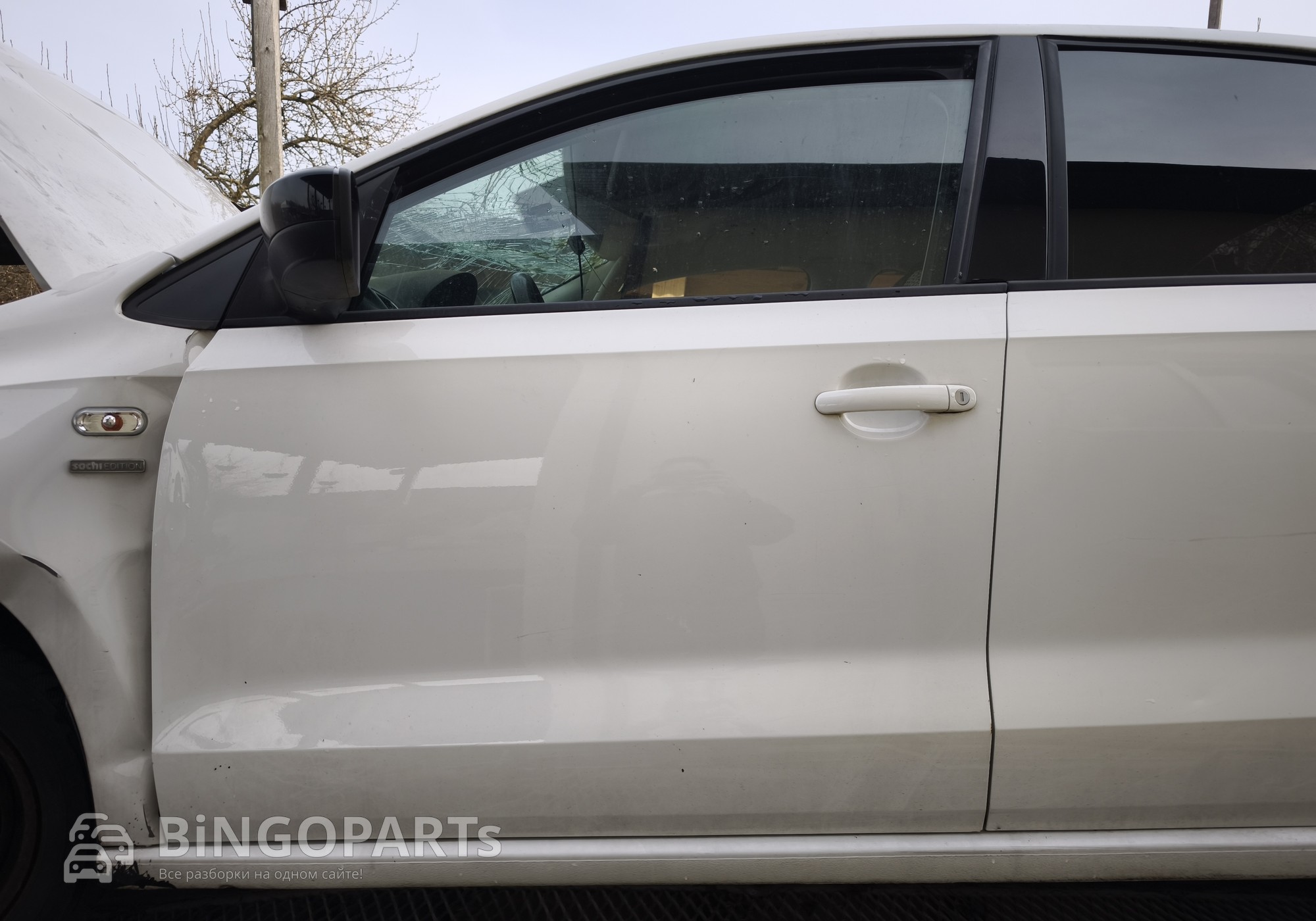 6RU831055G Дверь передняя левая белая для Volkswagen Polo V (с 2009 по 2020)