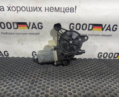 5Q0959802B Моторчик стеклоподъемника передний правый для Skoda Octavia III (с 2012)