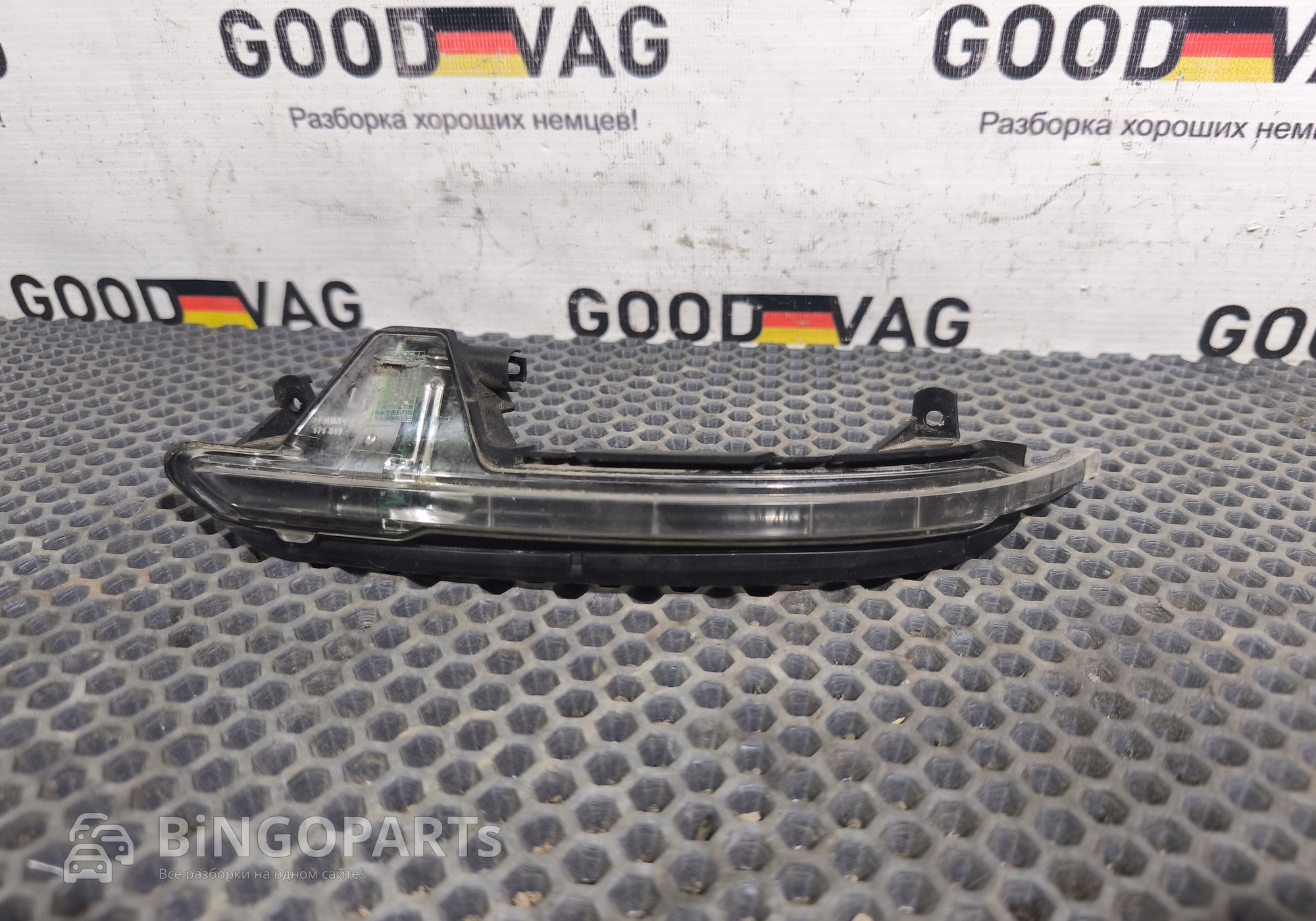 4H0949101 Указатель поворота в левое зеркало для Audi A8 D4 (с 2009 по 2017)