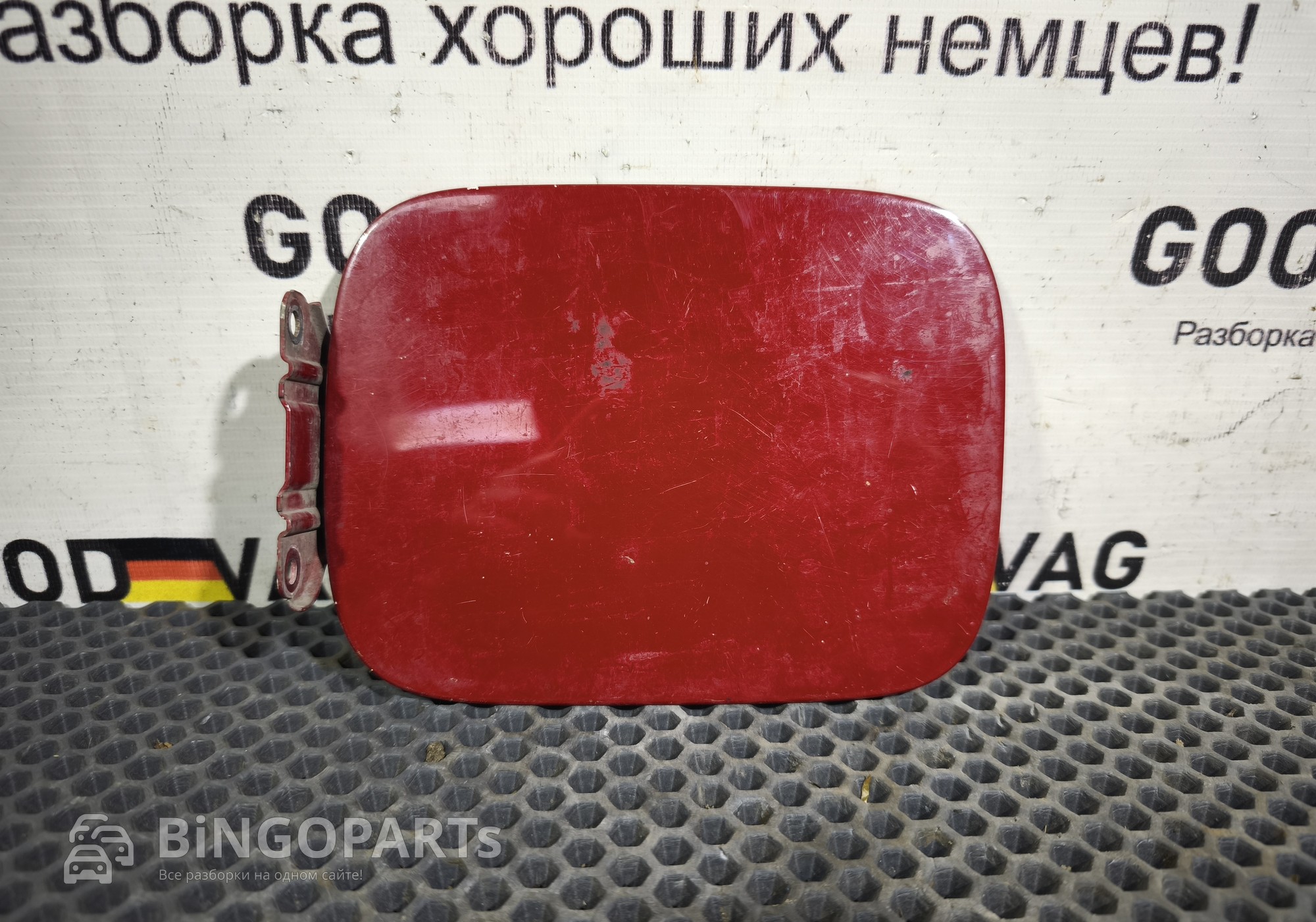 2K0809905D Лючок бензобака красный для Volkswagen Caddy III (с 2004 по 2015)