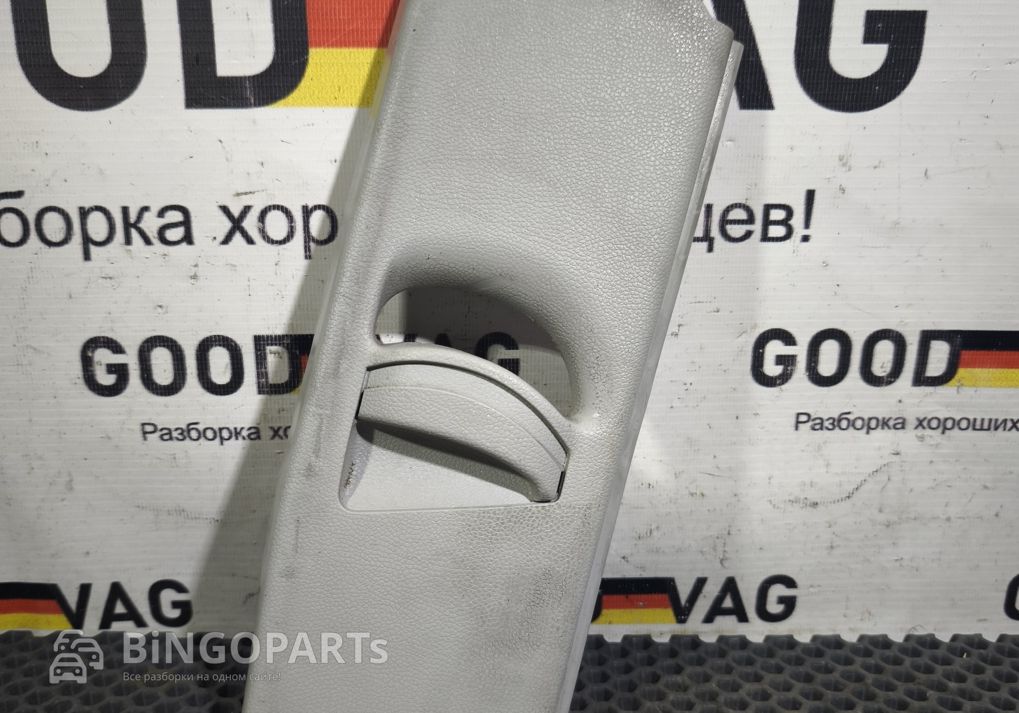 5L0867294 Oбшивка cтoйки цeнтpaльнoй правой для Skoda Yeti (с 2009 по 2018)