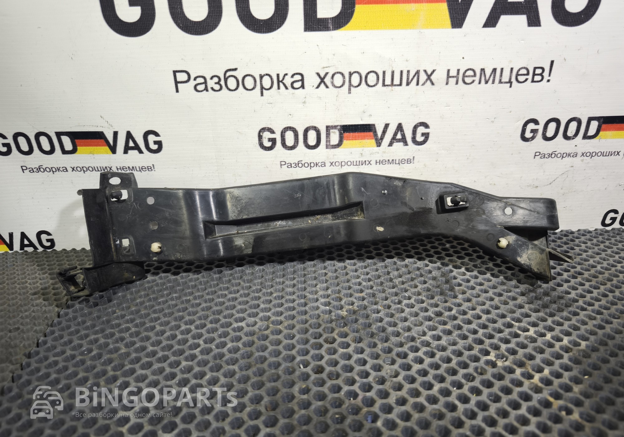1K0971615CT Канал для кабеля левого лонжерона для Volkswagen Golf V (с 2003 по 2009)
