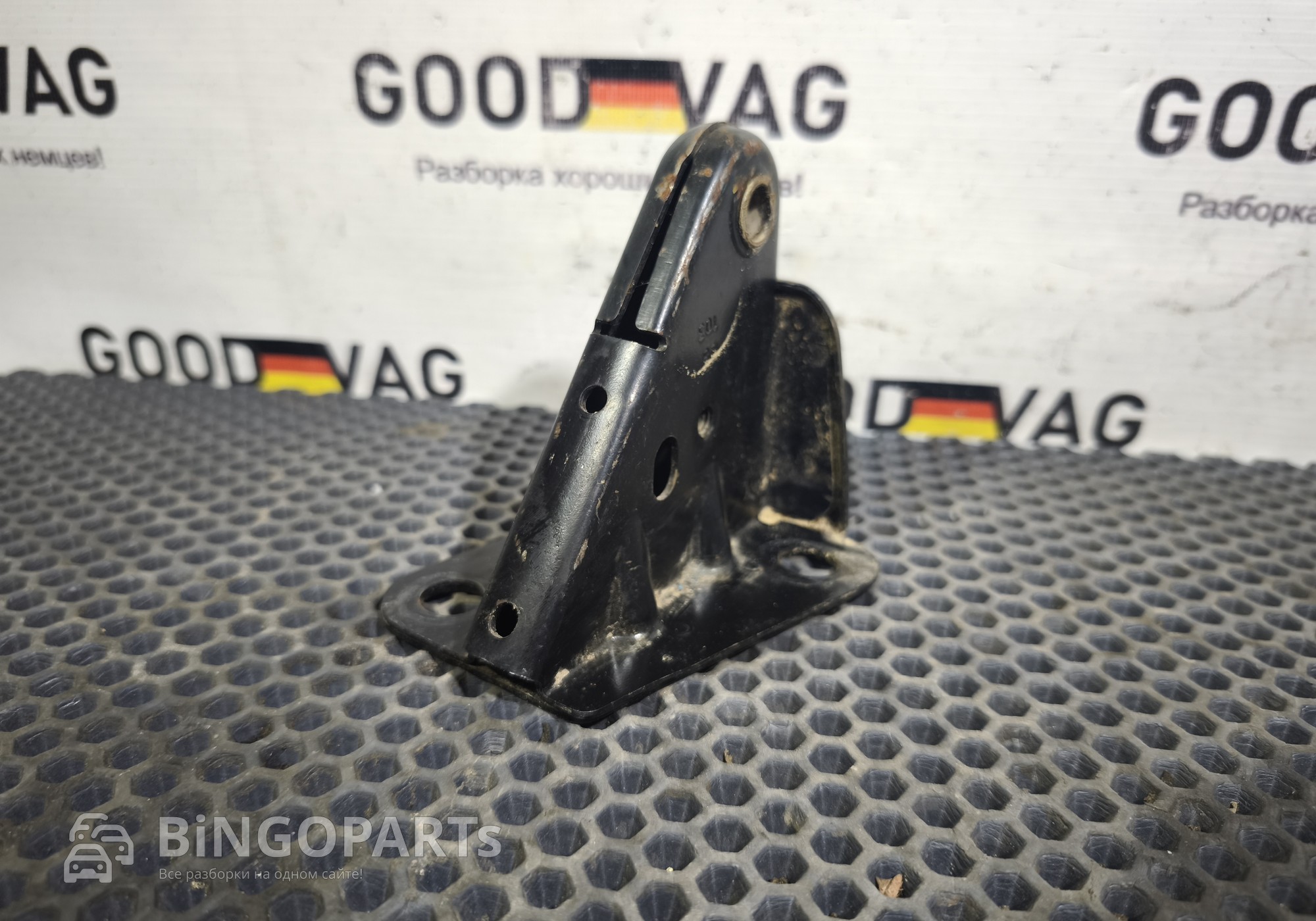 2K0883285E Направляющая (крепление) сиденья левая для Volkswagen Caddy III (с 2004 по 2015)