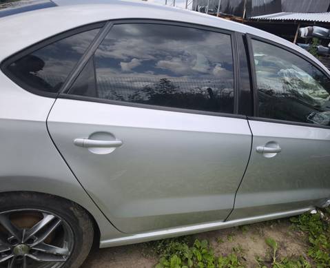 6RU833056D Дверь задняя правая серебристая для Volkswagen Polo V (с 2009 по 2020)