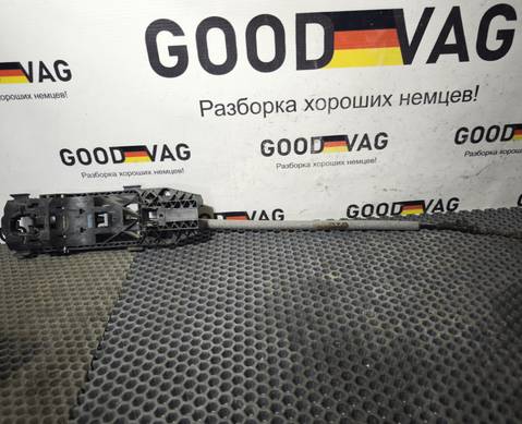 5N0839885H Кронштейн ручки передней правой для Seat Leon III (с 2013)