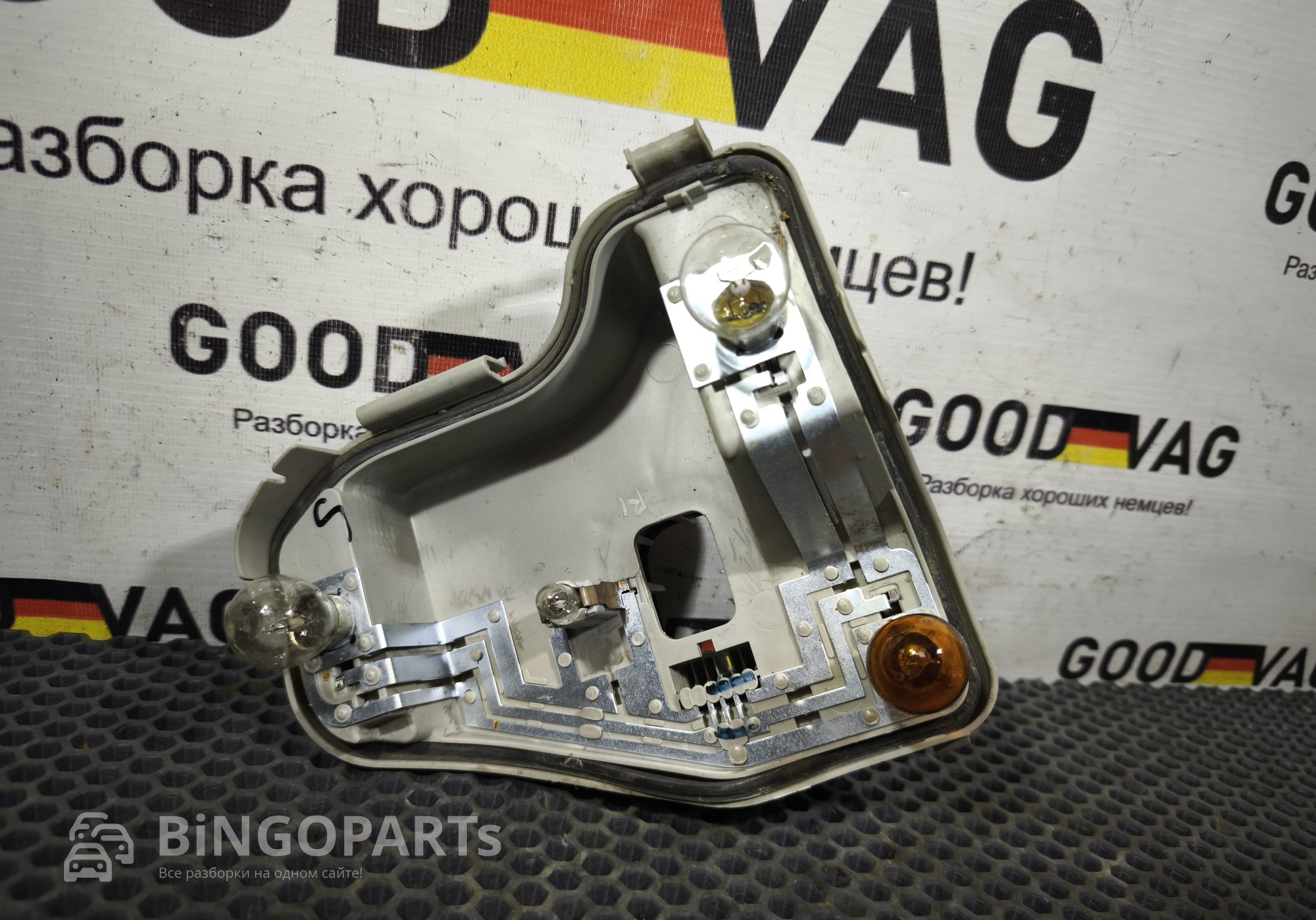 6RU945257A Плата заднего фонаря левая для Volkswagen Polo V (с 2009 по 2020)
