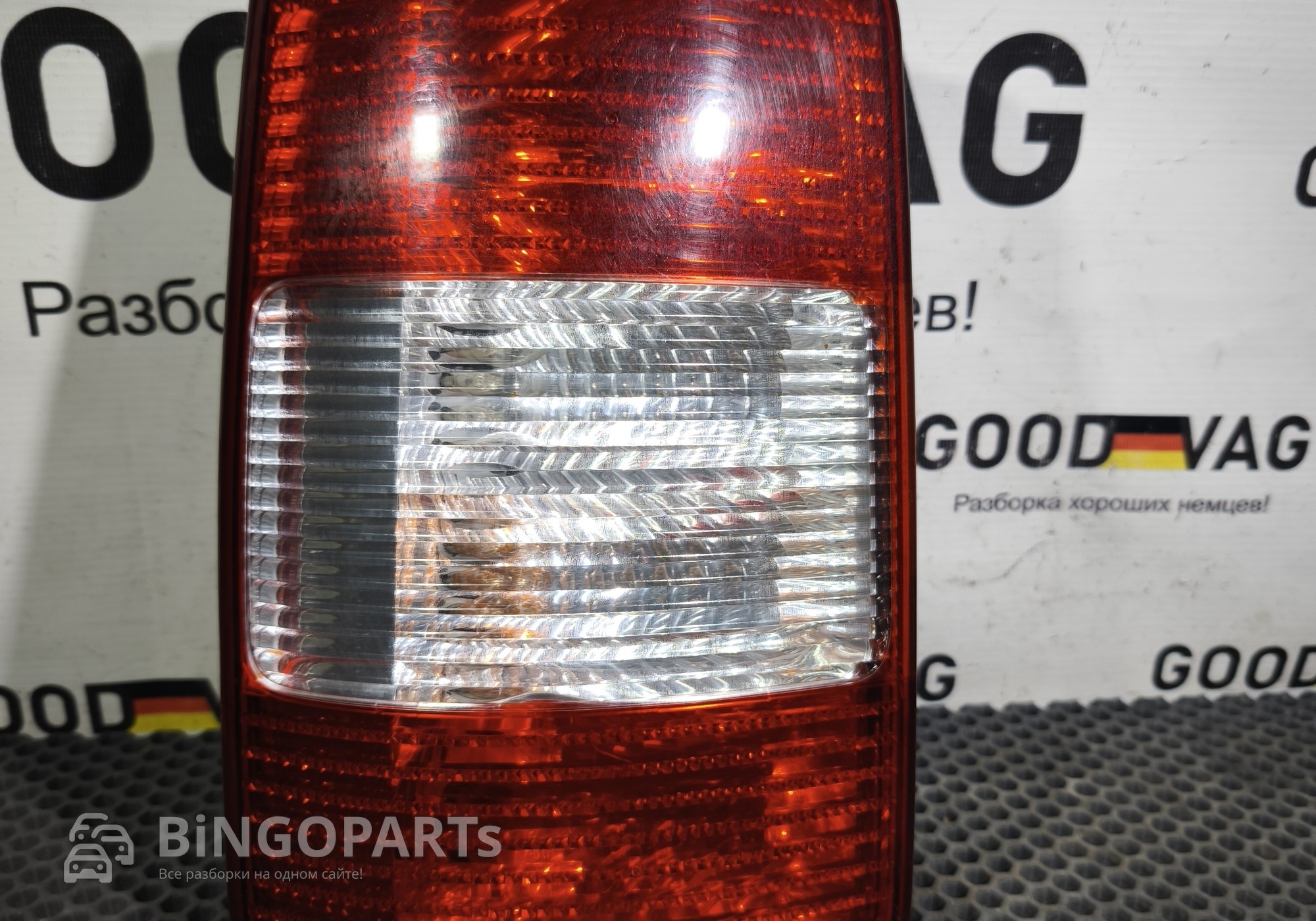 2K0945111A Фонарь задний левый для Volkswagen Caddy III (с 2004 по 2015)