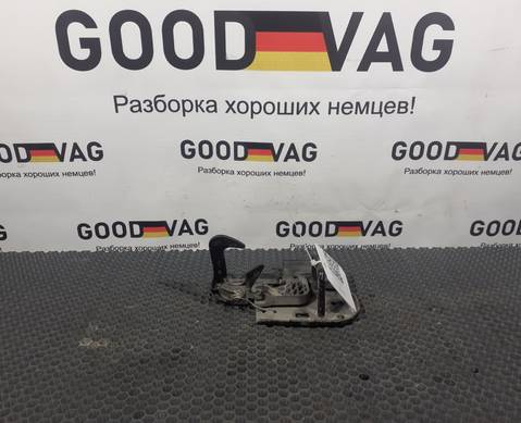 1T0823480A Крючок капота для Volkswagen Golf Plus