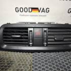5J0820957 Дефлектор воздушный центральный черный для Skoda Fabia II (с 2006 по 2014)