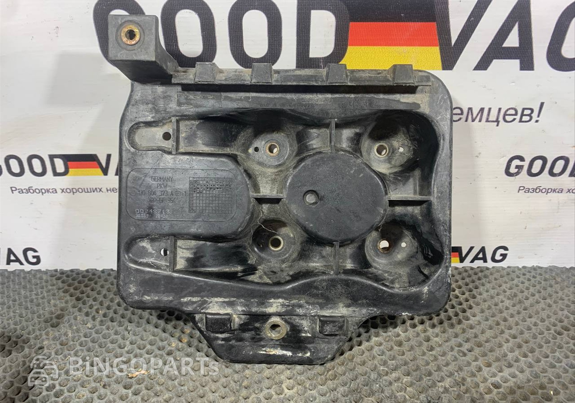 1J0804371 Кожух аккумулятора для Audi