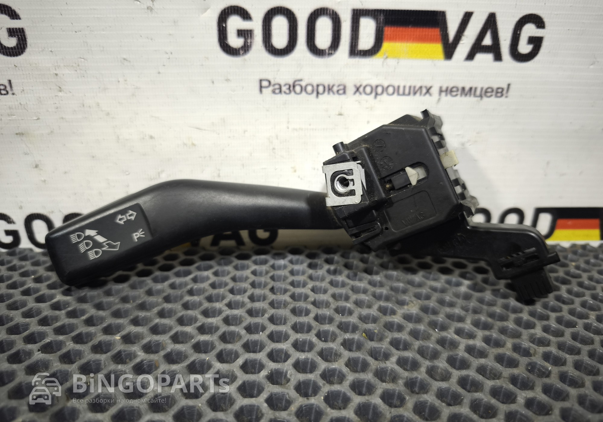 1K0953513E Переключатель подрулевой левый для Seat