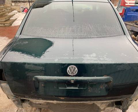 Крышка багажника темно-зеленая для Volkswagen Passat B5 (с 1996 по 2005)