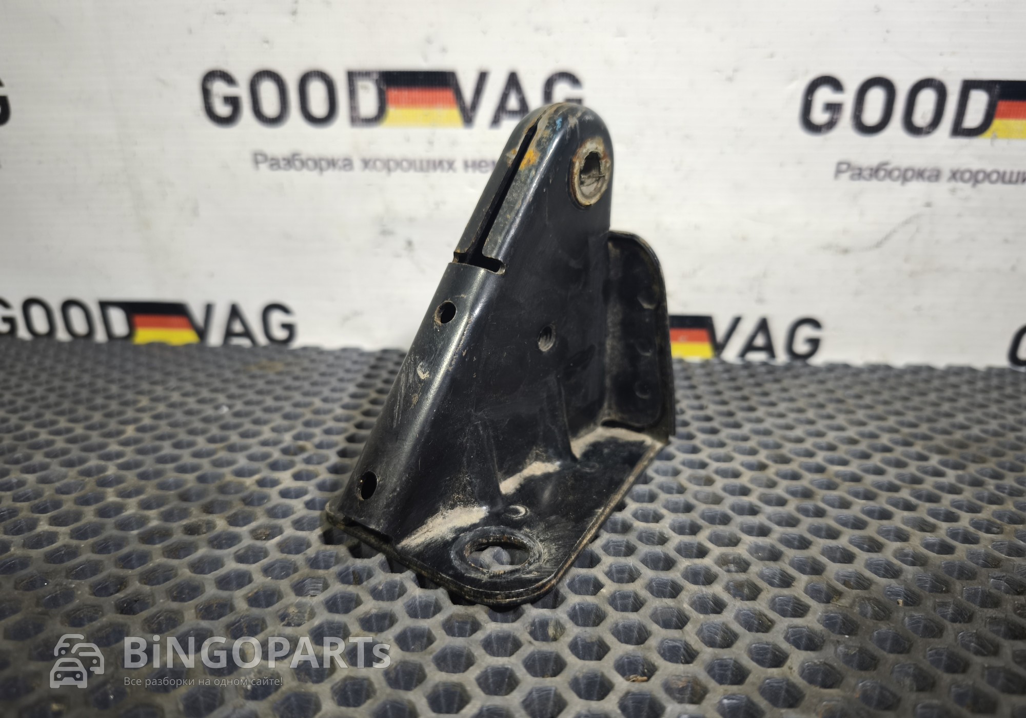 2K0883286E Направляющая (крепление) сиденья правая для Volkswagen Caddy III (с 2004 по 2015)