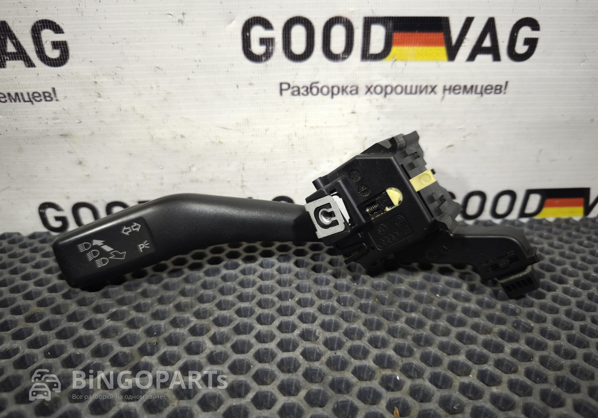 1K0953513E Переключатель подрулевой левый для Volkswagen Jetta