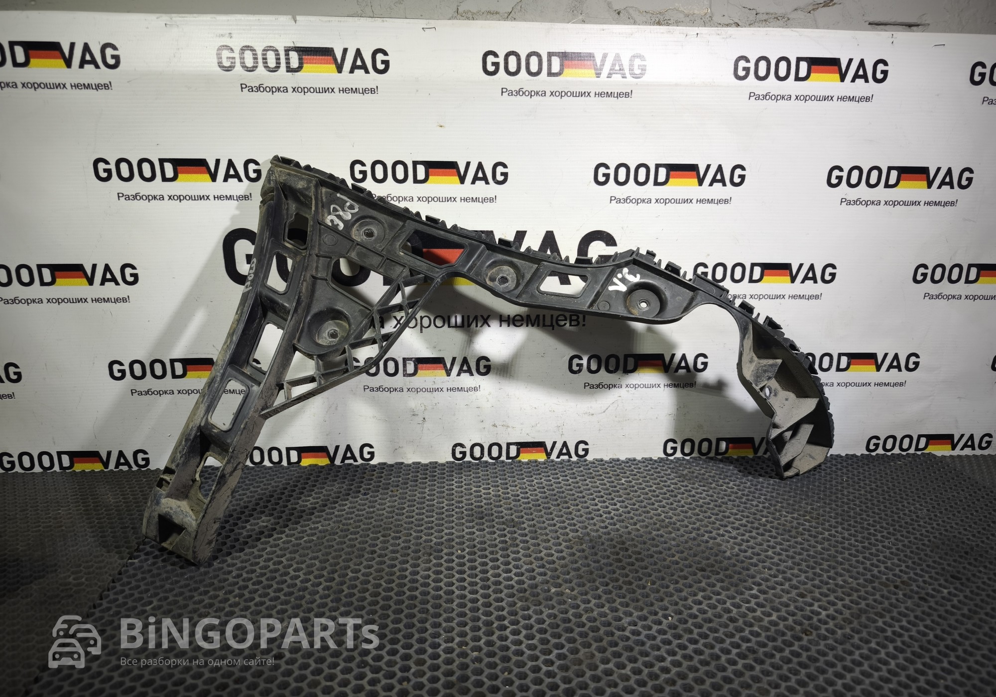 6RU807393 Кронштейн бампера заднего левого для Volkswagen Polo V (с 2009 по 2020)