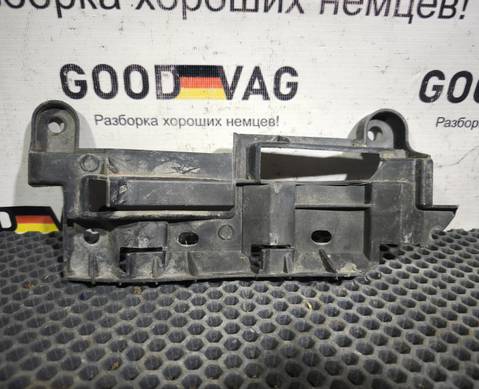 2K0807393 Кронштейн заднего бампера левый для Volkswagen Caddy III (с 2004 по 2015)