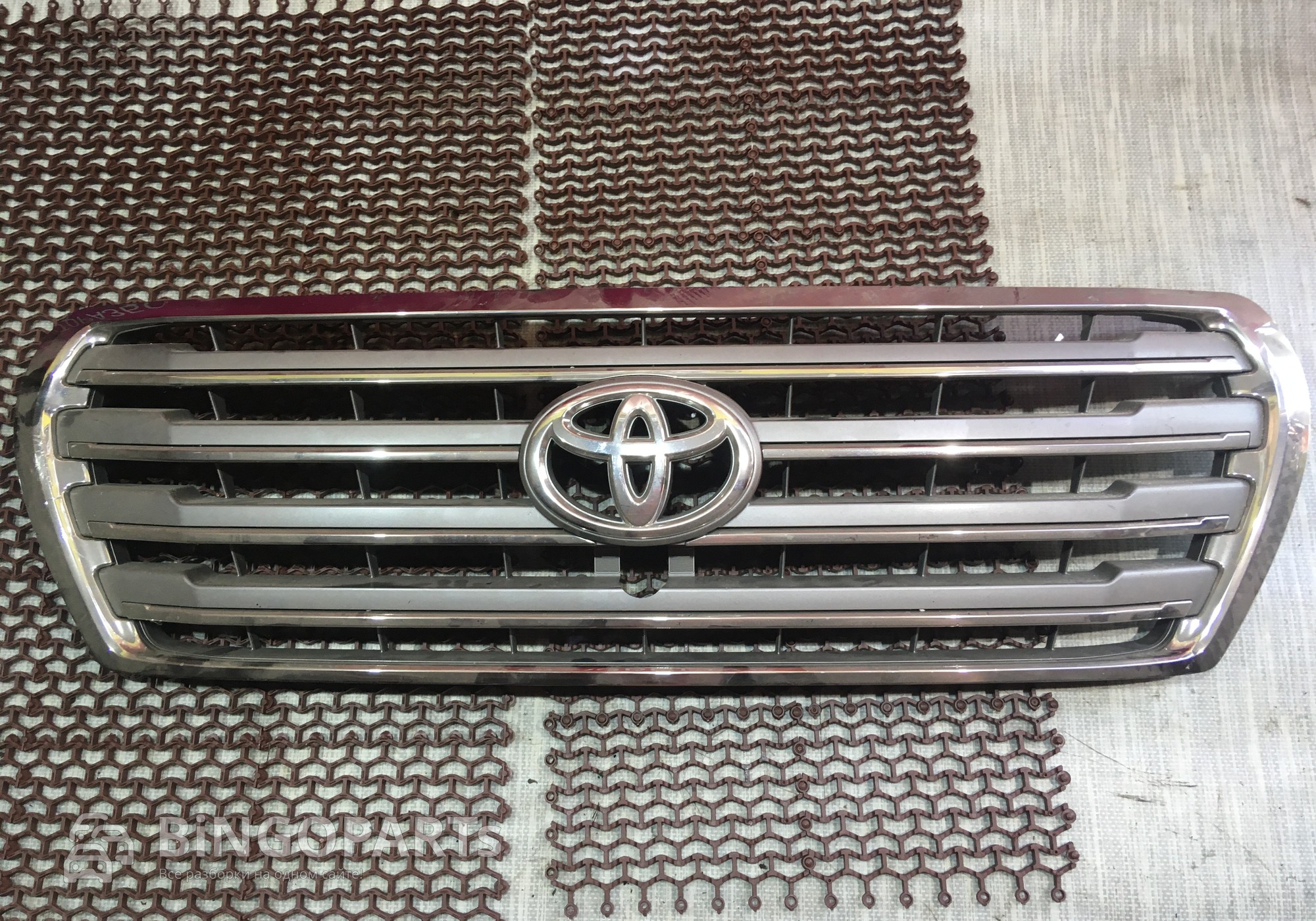 Решетка радиатора для Toyota Land Cruiser 200 (с 2007)