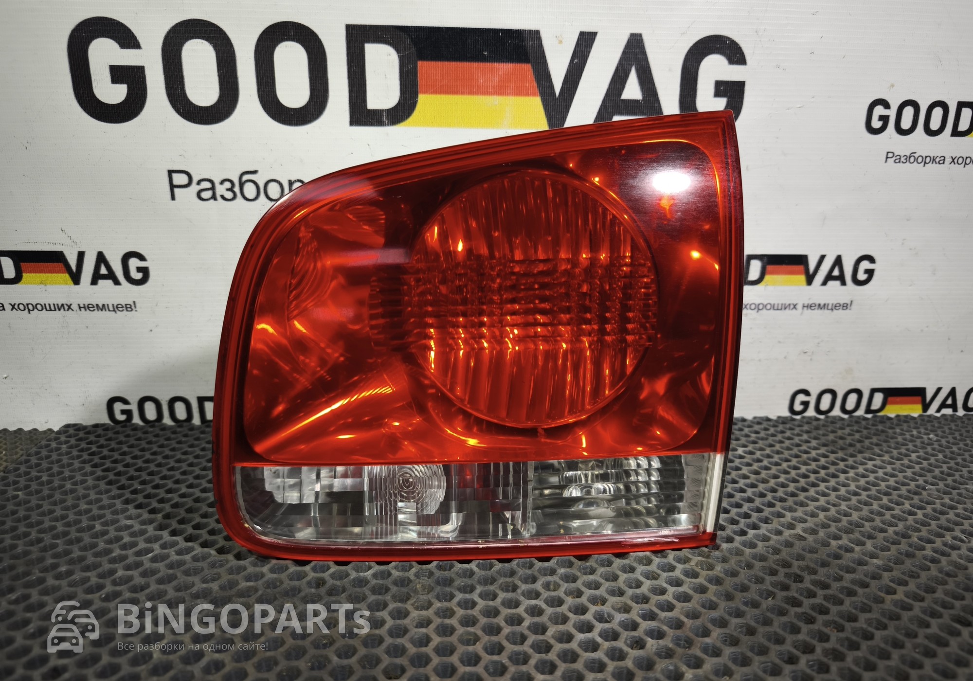 7L6945094H Фонарь задний внутренний правый для Volkswagen Touareg I (с 2002 по 2010)